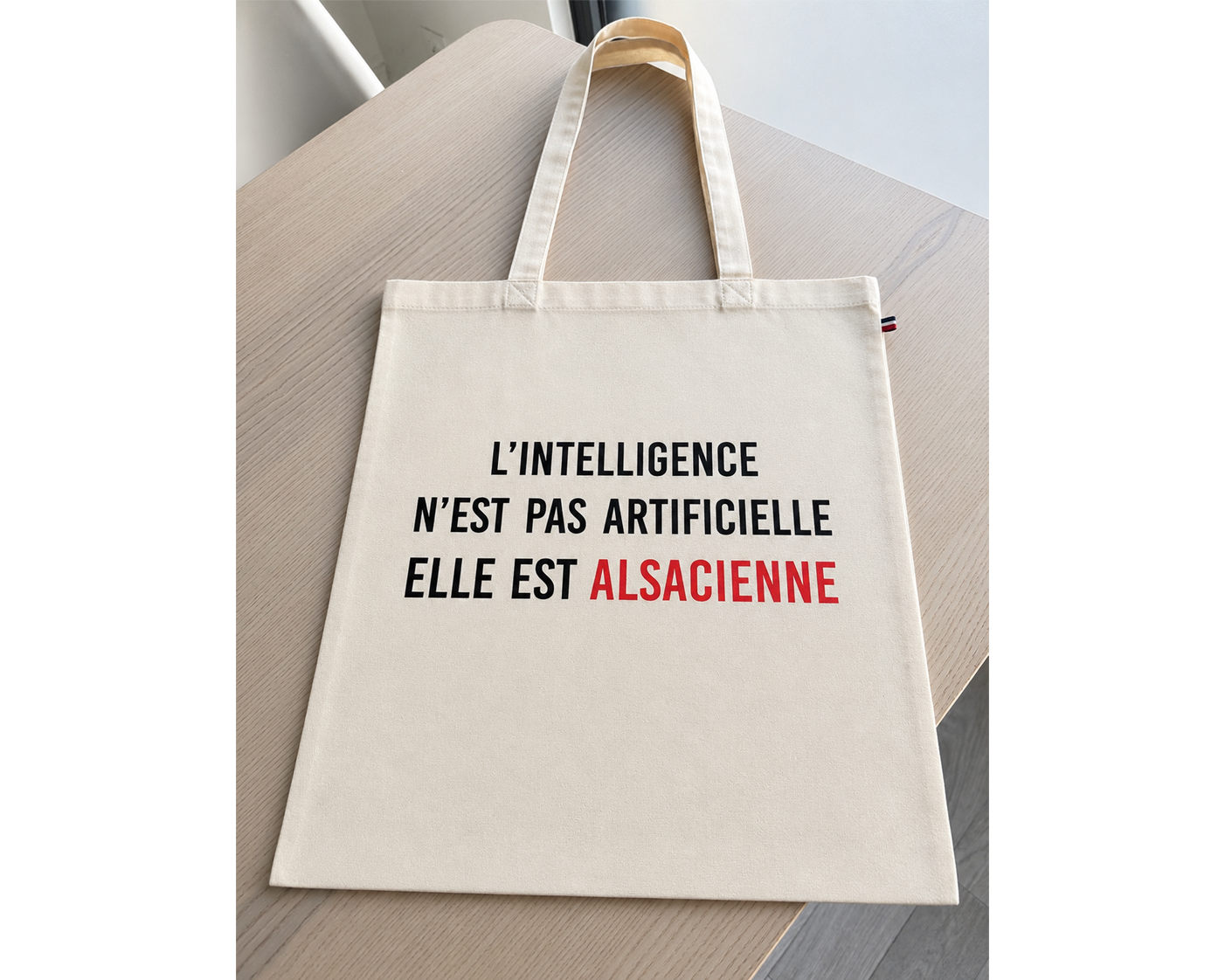 Tote Bag Alsace L'intelligence n'est pas artificielle elle est Alsacienne (Tote Bag) – Image 1